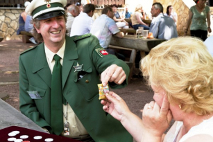 Comedy-Polizei - Walk-Act - Close-Up-Magie - Tischzauberei - Reinhard Ottow Entertainment